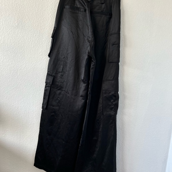 Favorite Daughter Meteorite Black Satin Cargo women’s Pants Size 0 - Picture 6 of 12